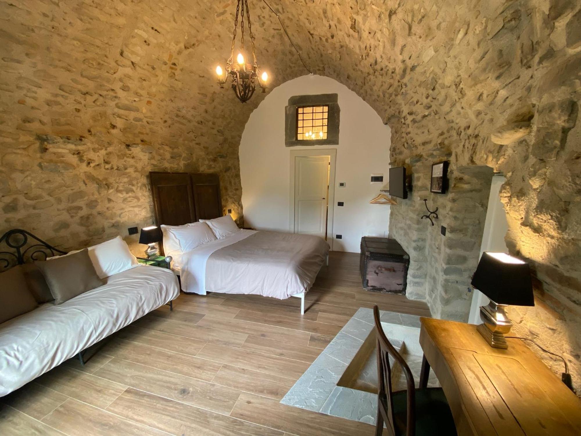 La Casa Medievale Suites E Spa Pontremoli Exterior foto
